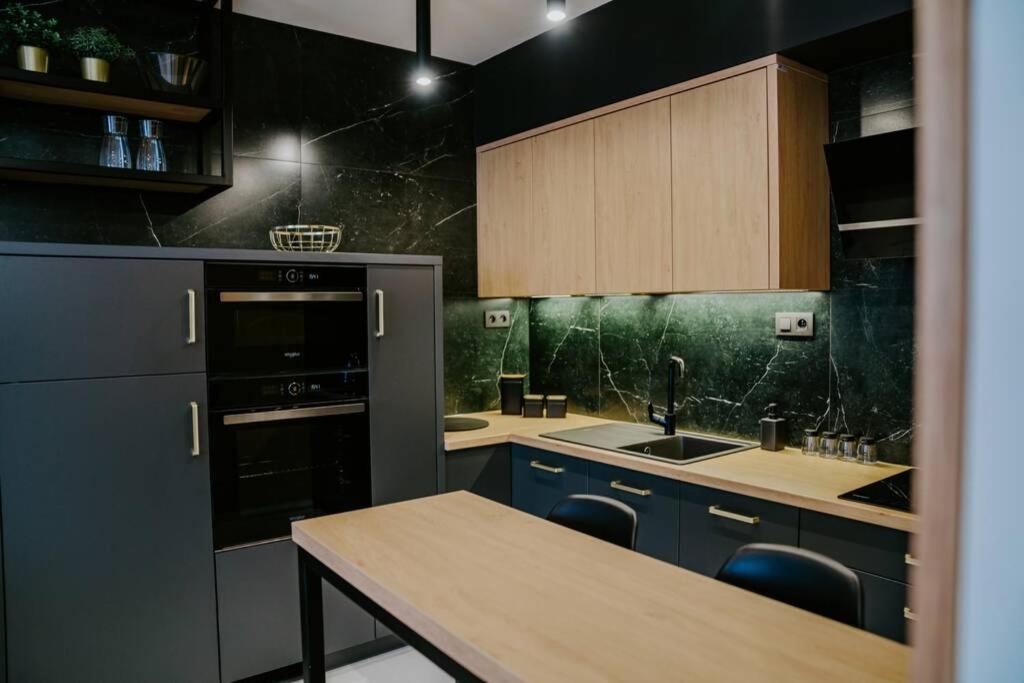 Apartment A&D Downtown ポプラト エクステリア 写真