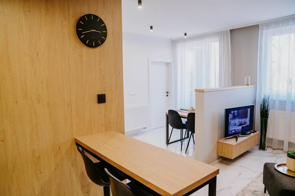 Apartment A&D Downtown ポプラト エクステリア 写真